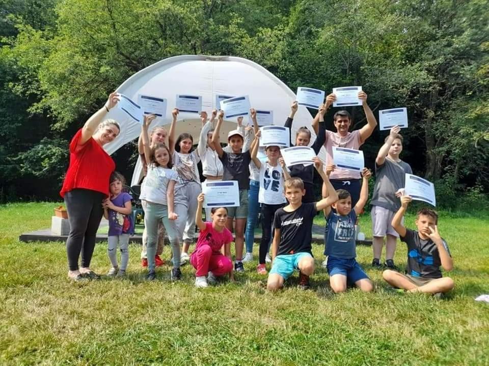 Forest Glamping Μπρασόβ Εξωτερικό φωτογραφία